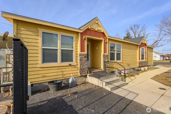 213 W Locust Street, Coulee City, WA 99115