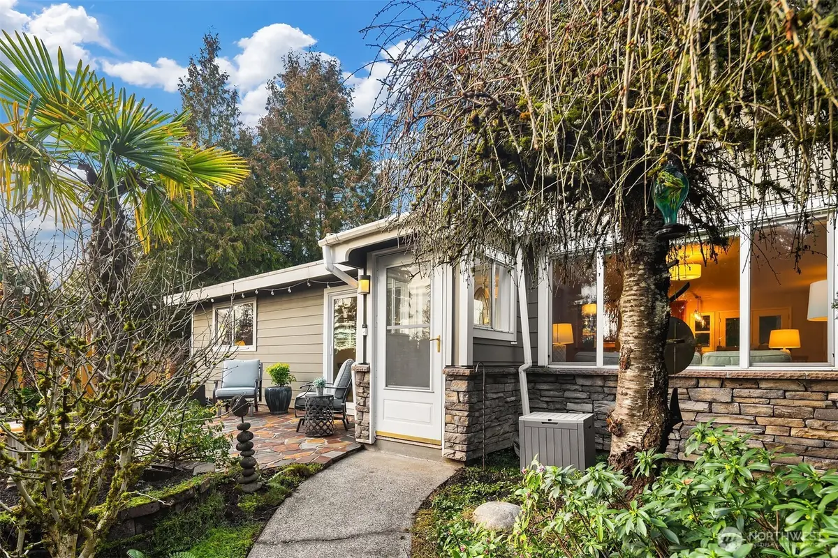 16042 Lake Hills Boulevard, Bellevue, WA 98008 - #1