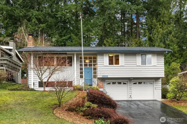 19222 38th Place Ne, Lake Forest Park, WA 98155