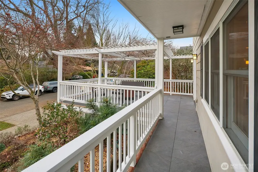 6816 24th Avenue Ne, Seattle, WA 98115 - Image #2