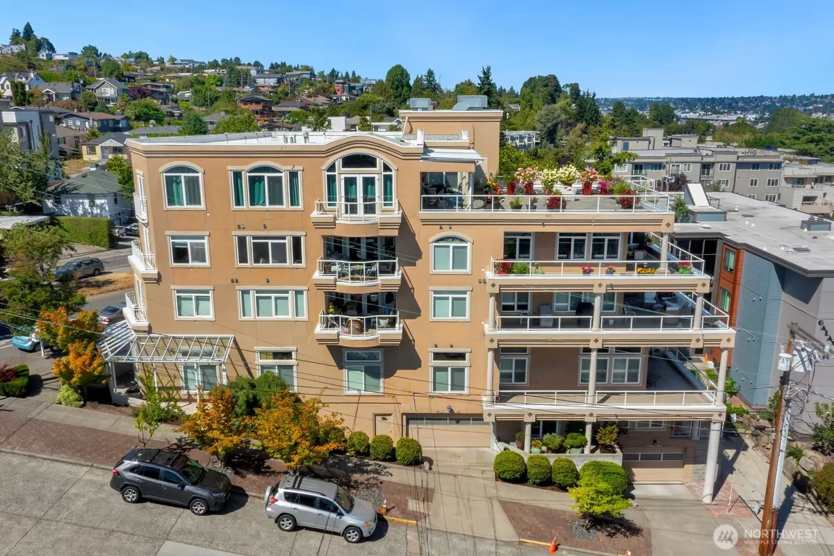 2100 Thorndyke Avenue W #101, Seattle, WA 98199 - Image #1