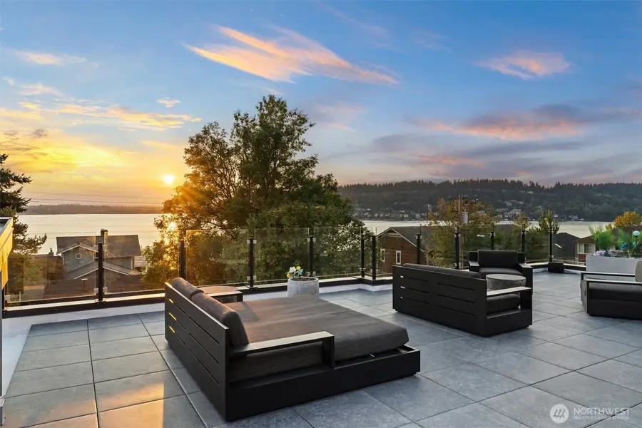 903 N 33rd Place, Renton, WA 98056 - #2