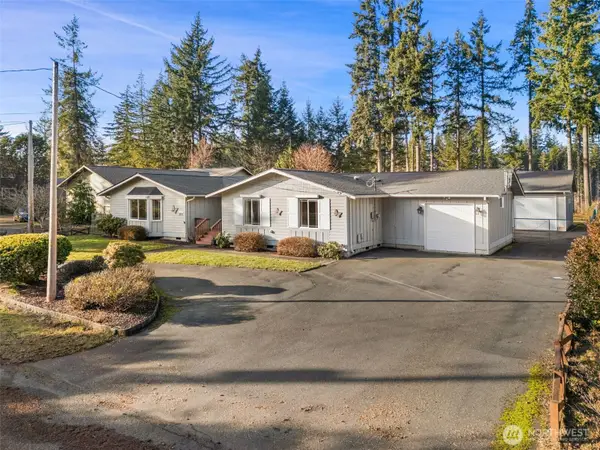1351 E Island Lake Drive, Shelton, WA 98584