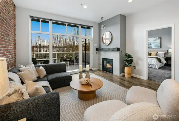 17 W Mercer Street #302, Seattle, WA 98119