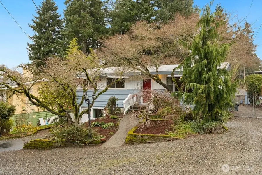 10022 3rd Avenue Sw, Seattle, WA 98146 - Image #2