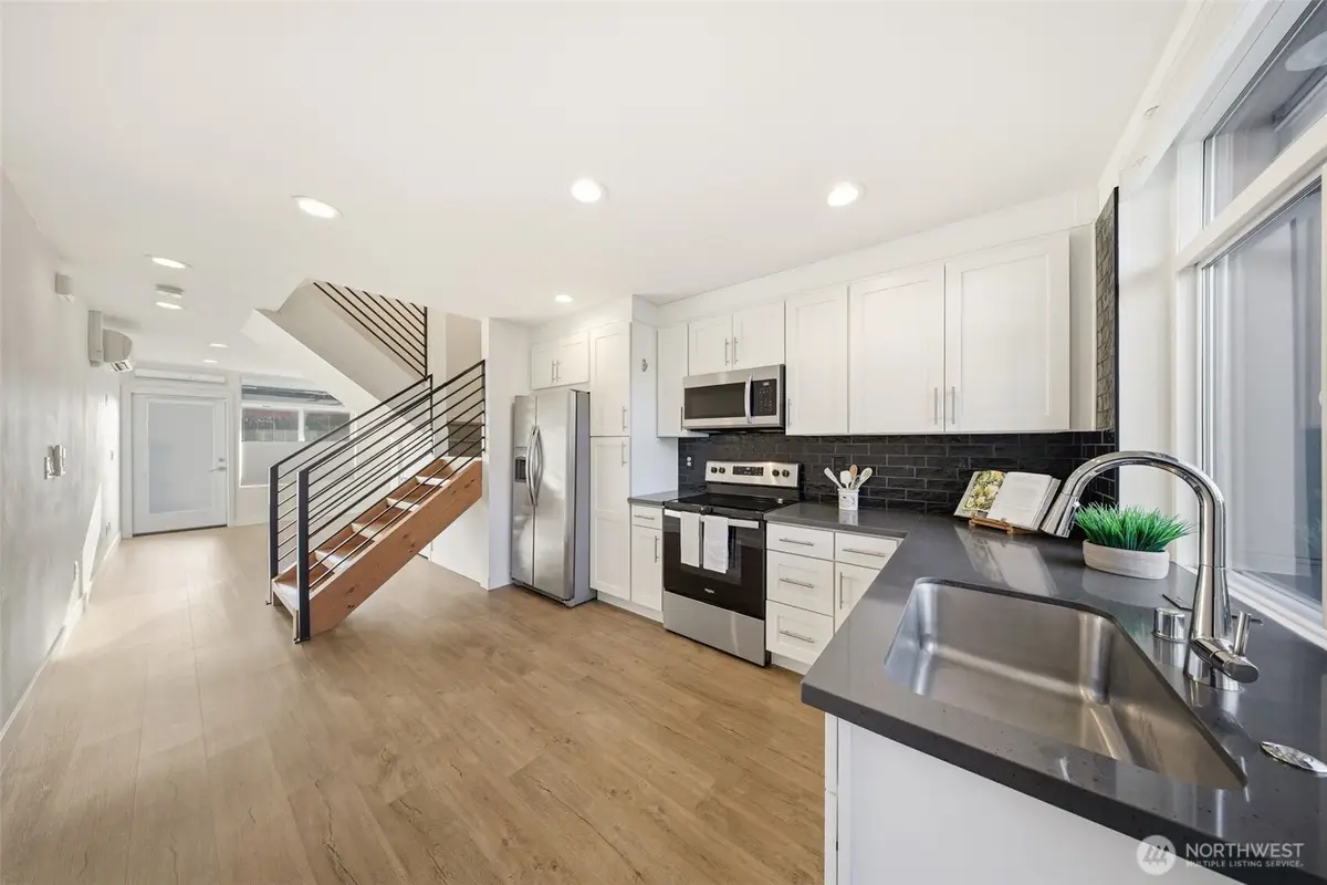 1055 S Cloverdale Street, Seattle, WA 98108 - #1