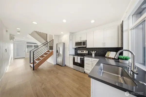 1055 S Cloverdale Street, Seattle, WA 98108