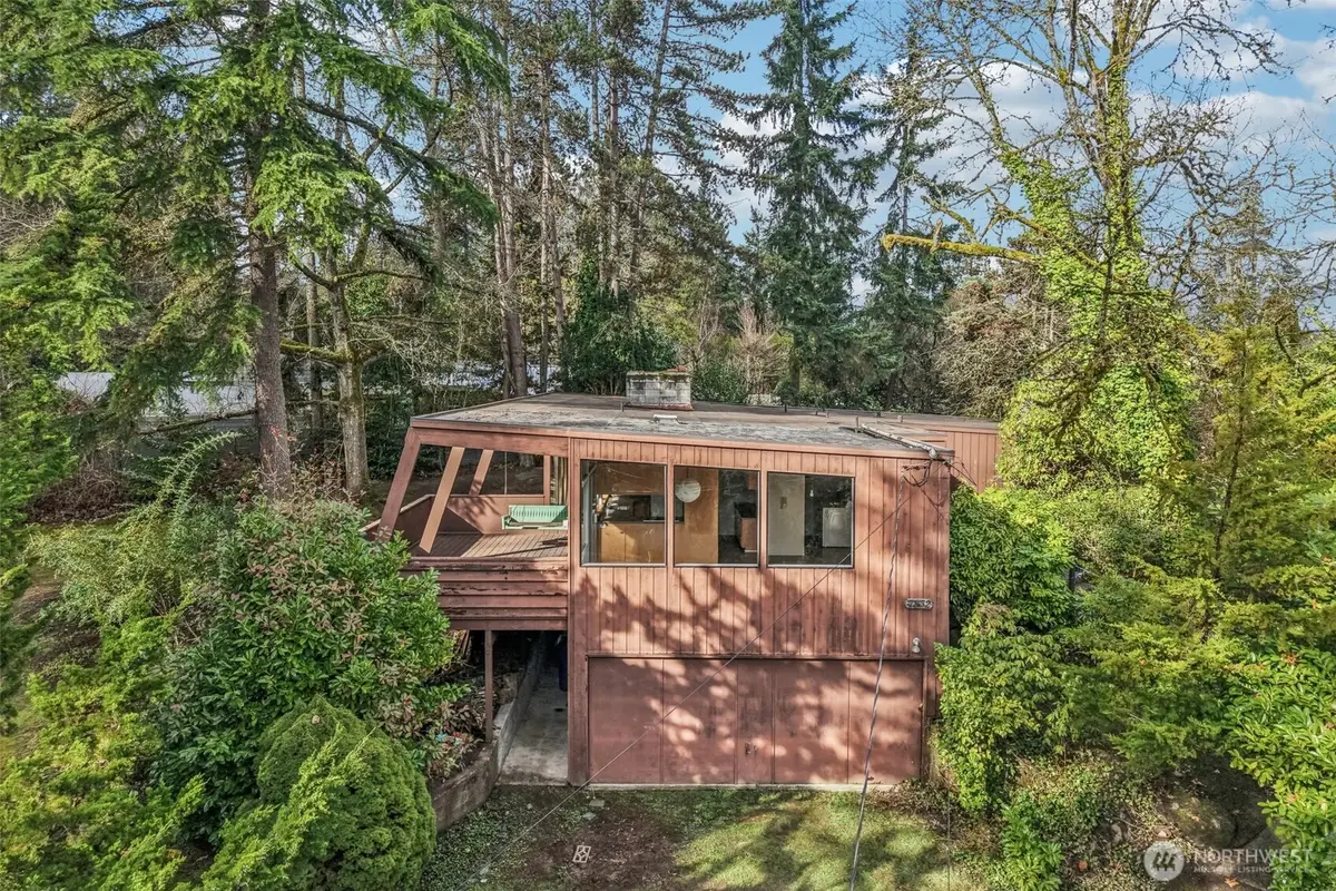 7832 NE 32nd Street, Medina, WA 98039 - #1