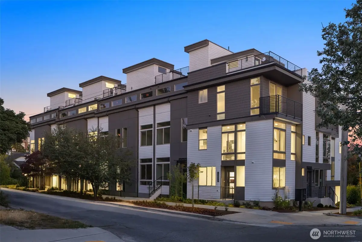 4418 Midvale Avenue N, Seattle, WA 98103 - Image #1