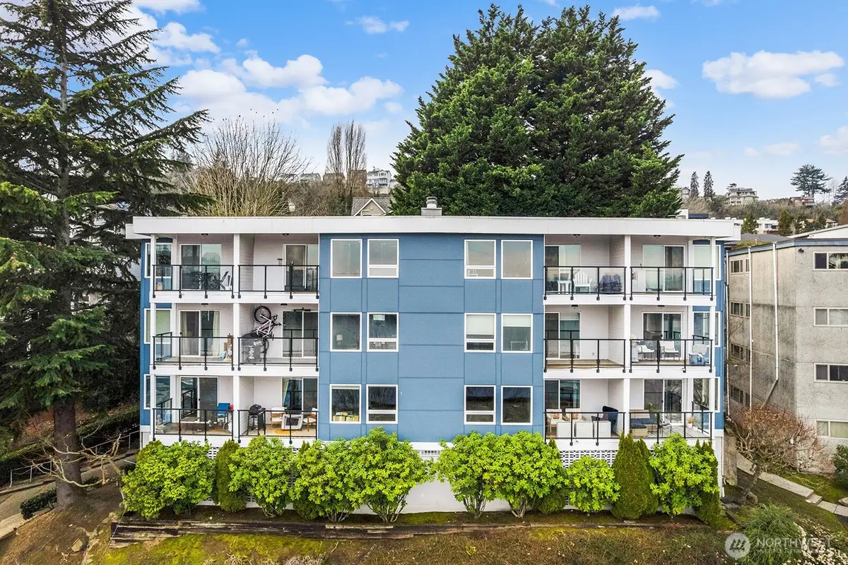 2401 8th Avenue N #202, Seattle, WA 98109 - Image #1