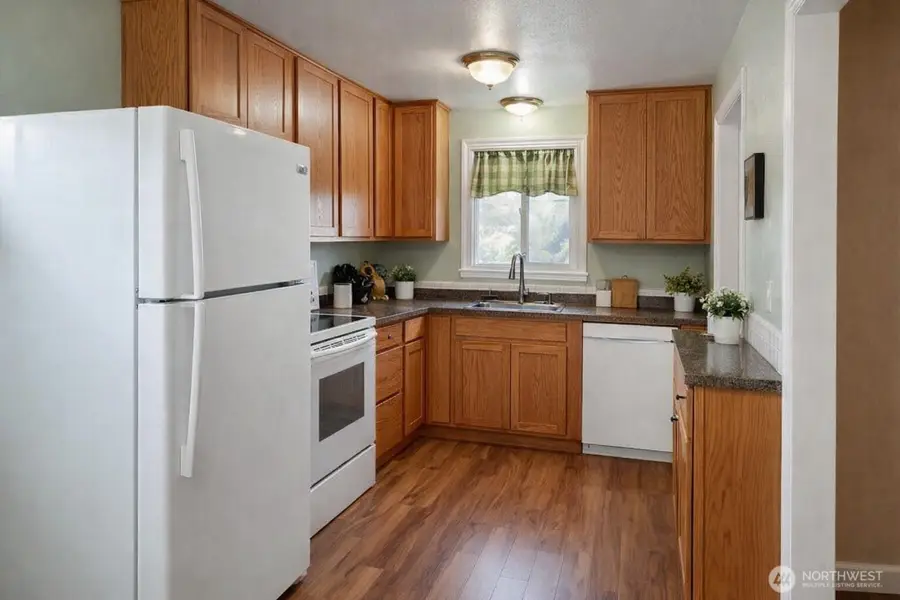 913 E 7th Street, Port Angeles, WA 98362 - #3