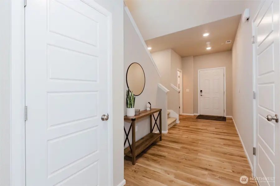 916 Baker Heights Loop, Bremerton, WA 98312 - Image #2