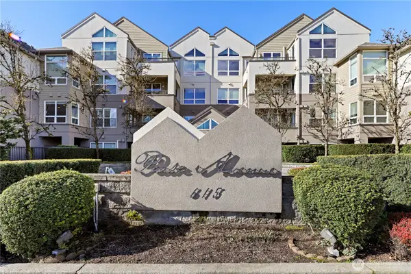 615 6th Street #206, Kirkland, WA 98033