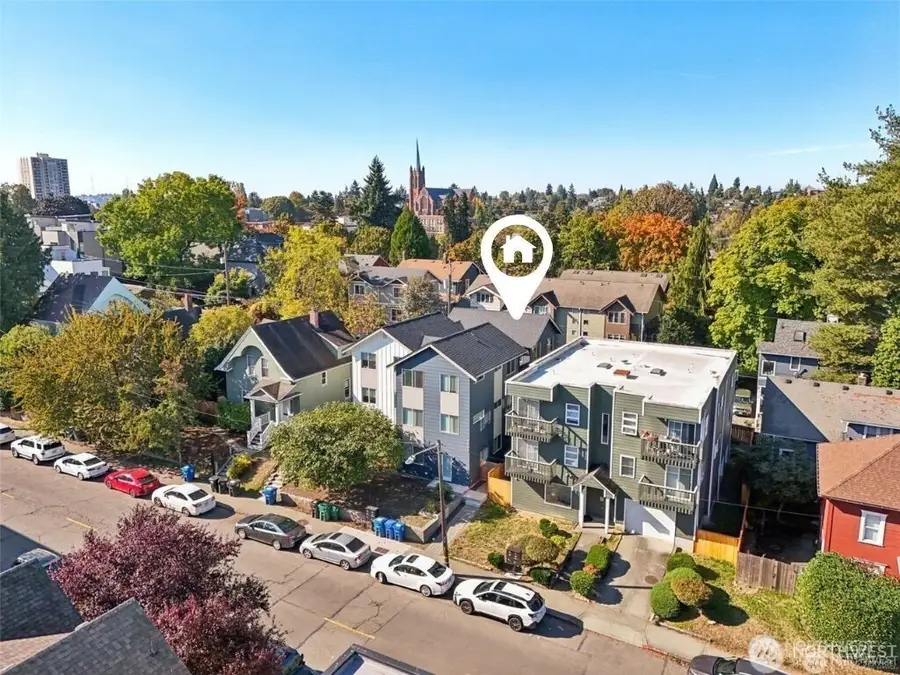 5259 Brooklyn Avenue Ne, Seattle, WA 98105 - Image #2