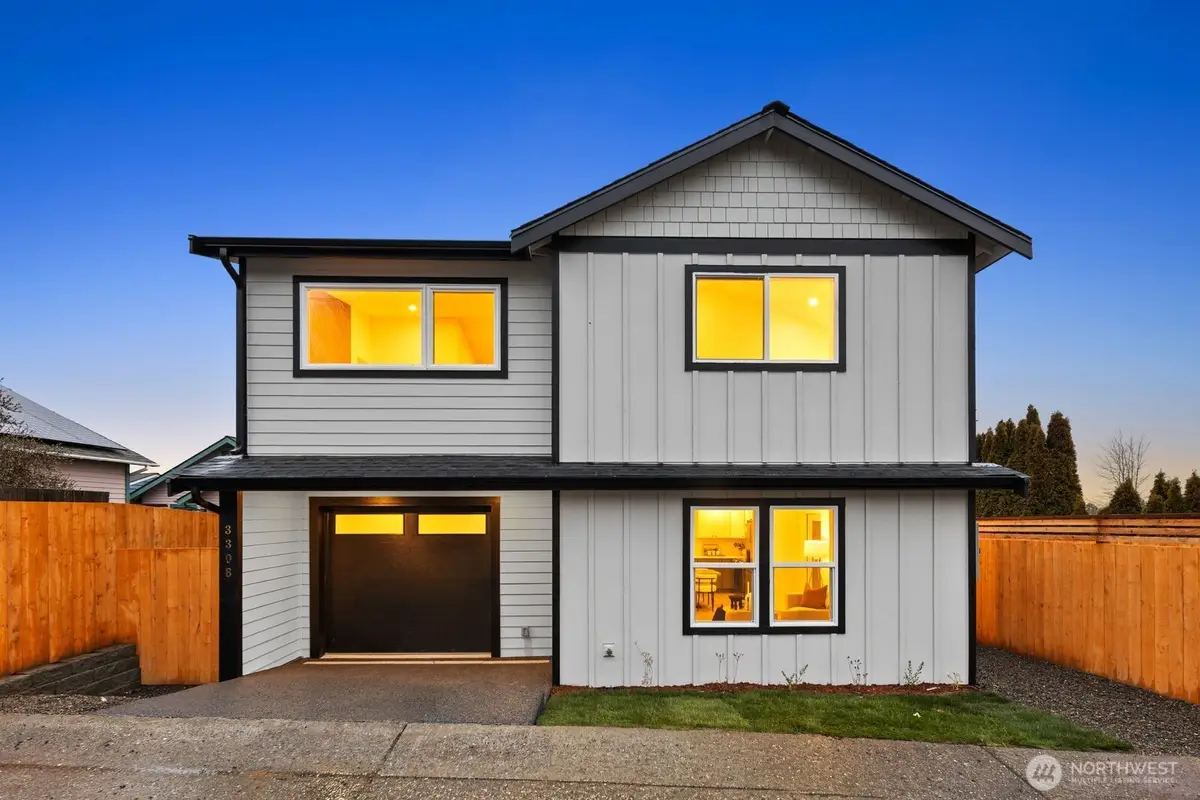 7555 32nd Avenue Sw #B, Seattle, WA 98126 - Image #1