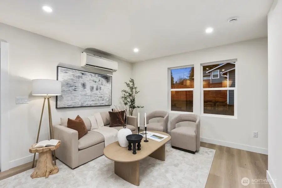 7555 32nd Avenue Sw #B, Seattle, WA 98126 - Image #3