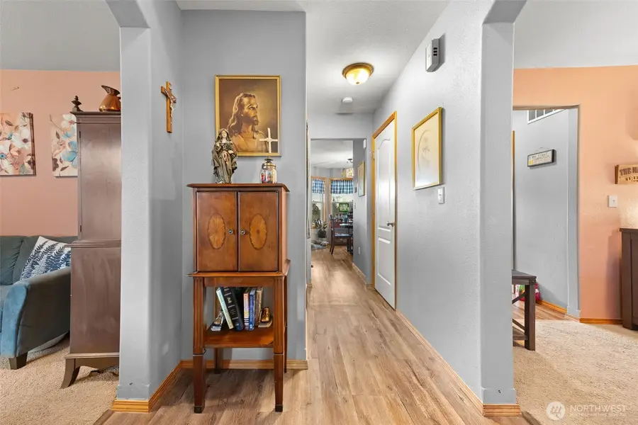 648 Kaitlyn St W, Eatonville, WA 98328 - #3