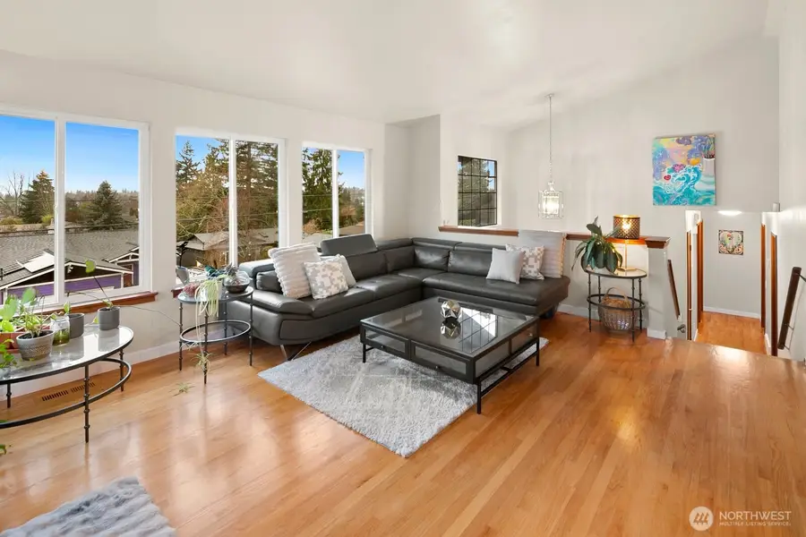 8832 14th Avenue Sw, Seattle, WA 98106 - Image #3