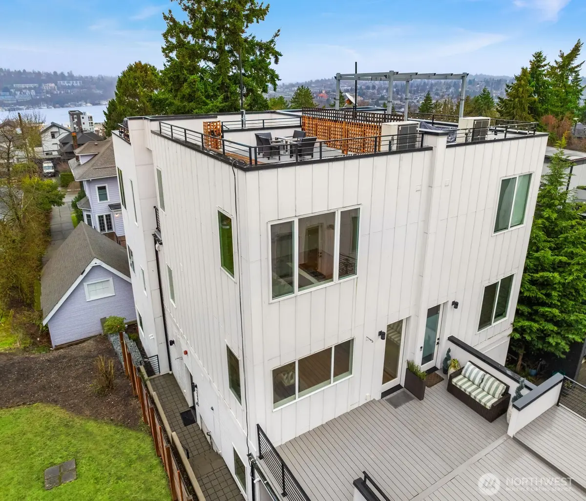 2337 10th Avenue E #D, Seattle, WA 98102 - Image #1