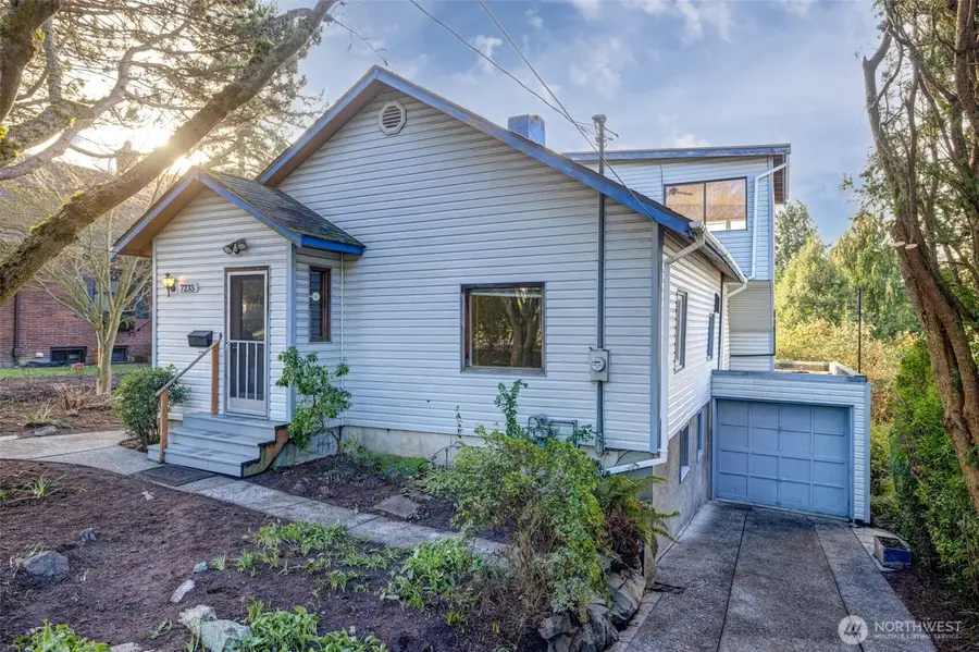 7233 36th Avenue Sw, Seattle, WA 98126 - Image #2