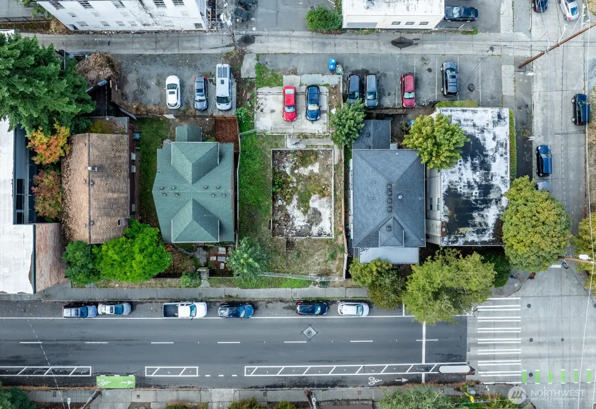 5045 11th Avenue Ne, Seattle, WA 98105 - Image #1