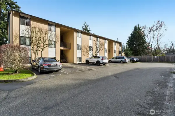 16225 NE 12th Court #F74, Bellevue, WA 98008
