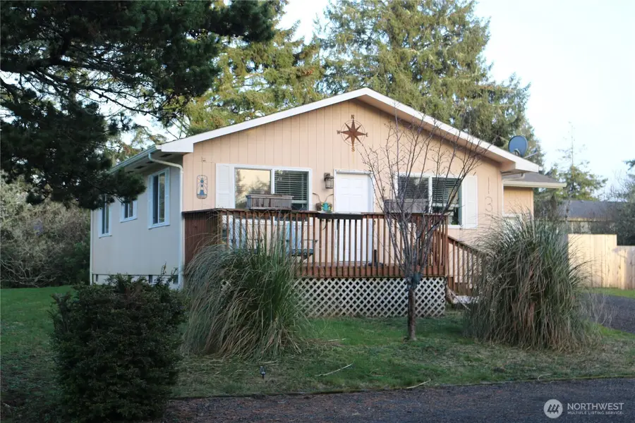 137 Spruce Loop Sw, Ocean Shores, WA 98569 - Image #2