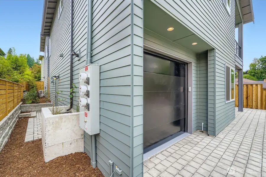 8810 41st Avenue Sw, Seattle, WA 98136 - Image #2