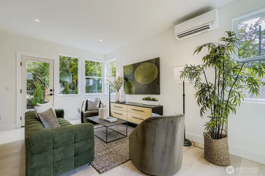 8812 41st Avenue Sw, Seattle, WA 98136 - Image #3