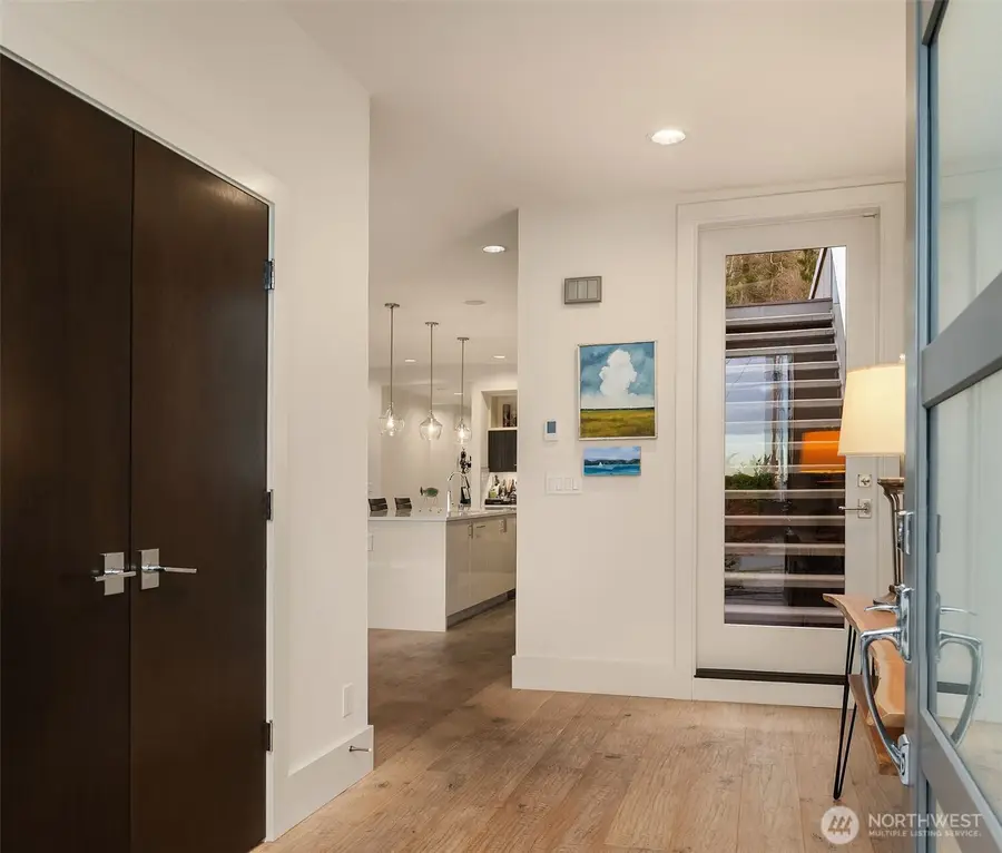 3743 W Commodore Way, Seattle, WA 98199 - #3