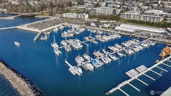 22222 Dock Avenue S #1B, Des Moines, WA 98198