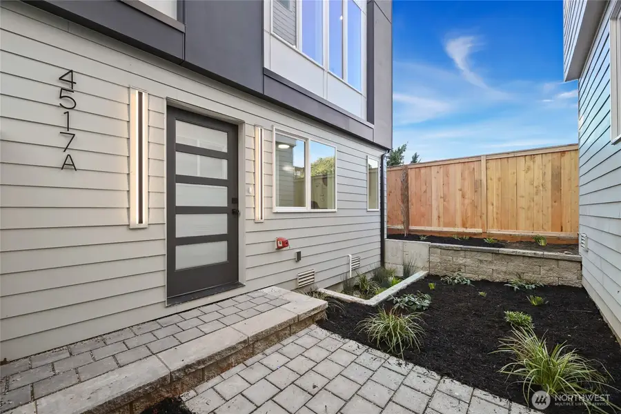 4517 44th Avenue Sw, Seattle, WA 98116 - #3