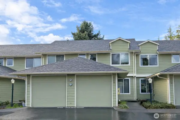 3935 NW Fairway Lane, Bremerton, WA 98312