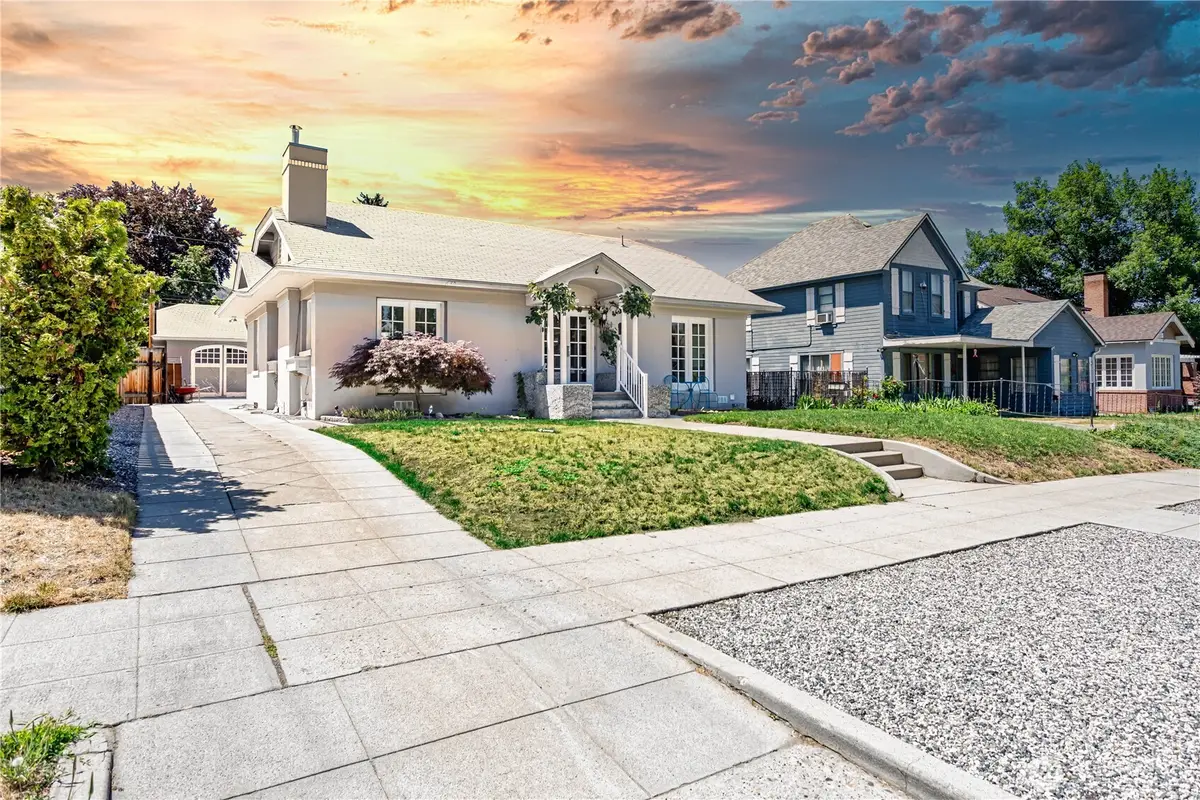 146 S Delaware Avenue, Wenatchee, WA 98801 - #1