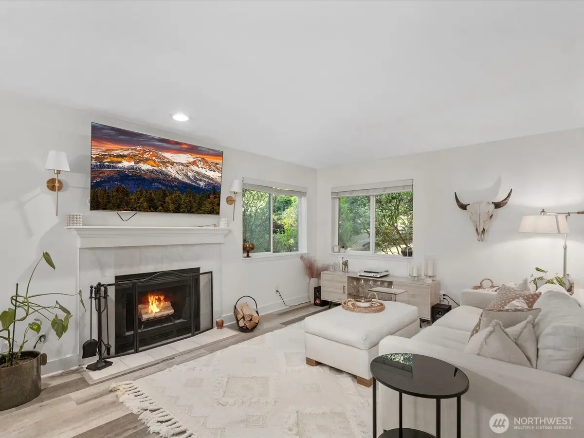 455 Newport Way Nw #302, Issaquah, WA 98027 - #1