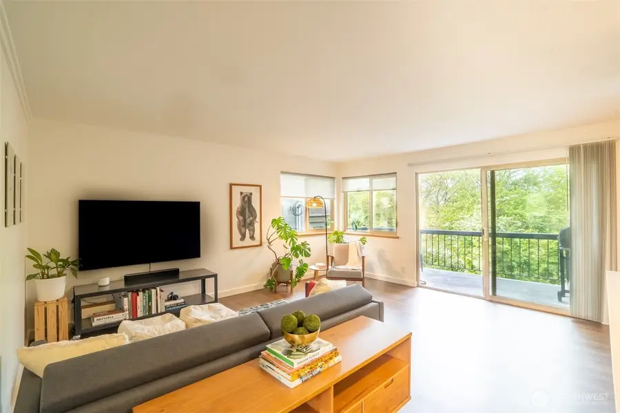 732 11th Avenue E #302, Seattle, WA 98102 - #3