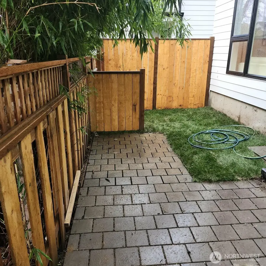 6547 11th Avenue Nw #B, Seattle, WA 98117 - Image #2