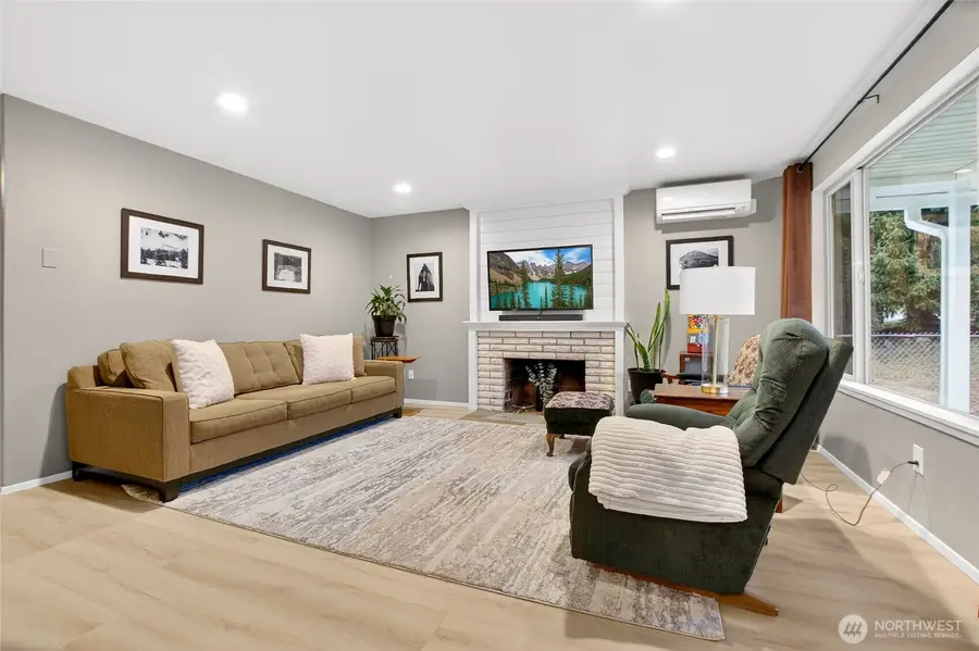 15575 14th Avenue Ne, Shoreline, WA 98155 - #3