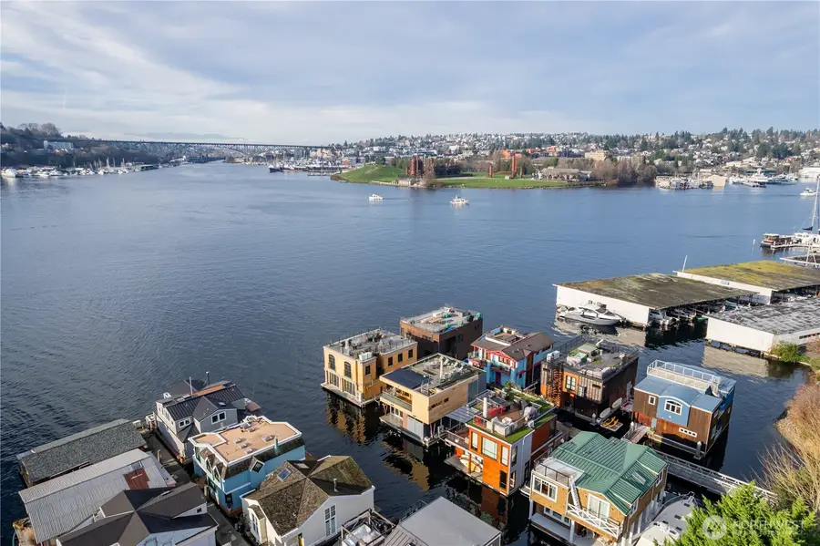 2369 Fairview Avenue E #6, Seattle, WA 98102 - Image #2