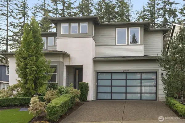 21811 SE 5th Place, Sammamish, WA 98074