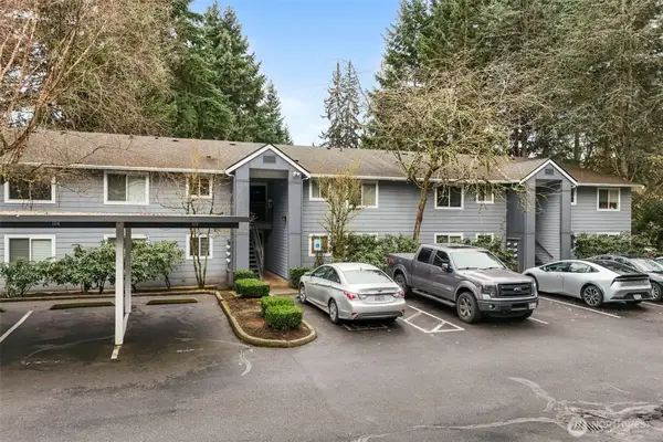 10014 NE 127th Place #A103, Kirkland, WA 98034