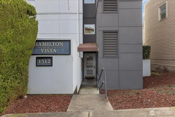 1512 California Avenue Sw #302, Seattle, WA 98116