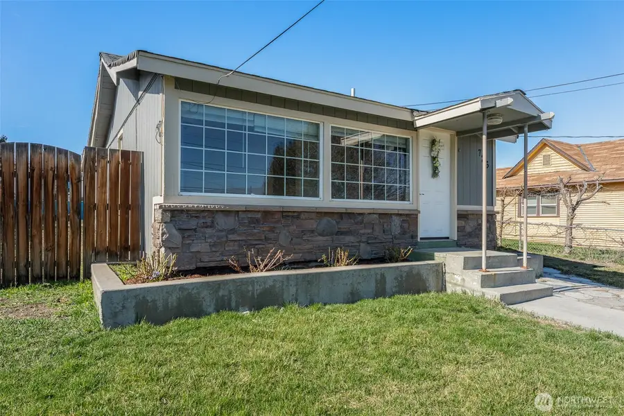 726 Methow Street, Wenatchee, WA 98801 - #3
