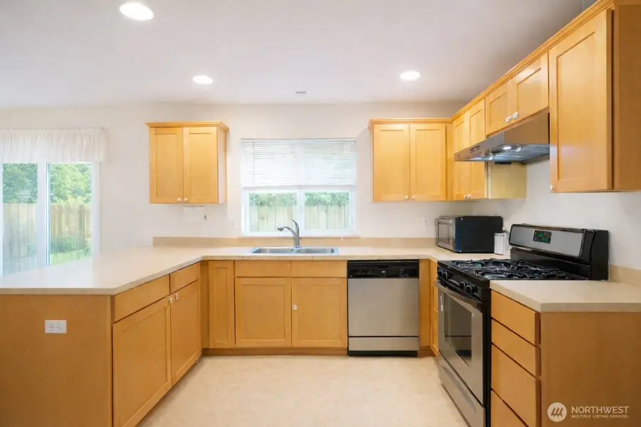 3403 159th Street Sw #B, Lynnwood, WA 98087 - Image #2