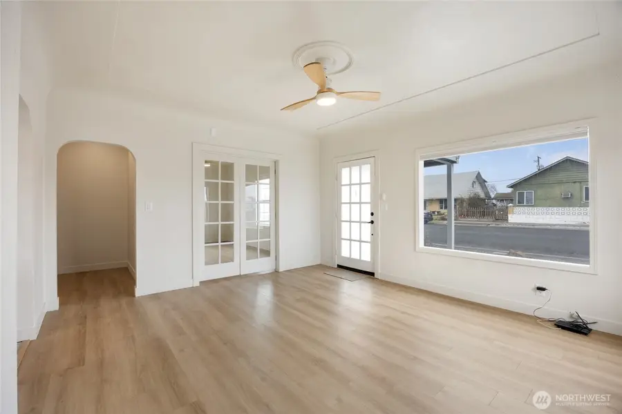 1003 W Rose Avenue, Moses Lake, WA 98837 - #2