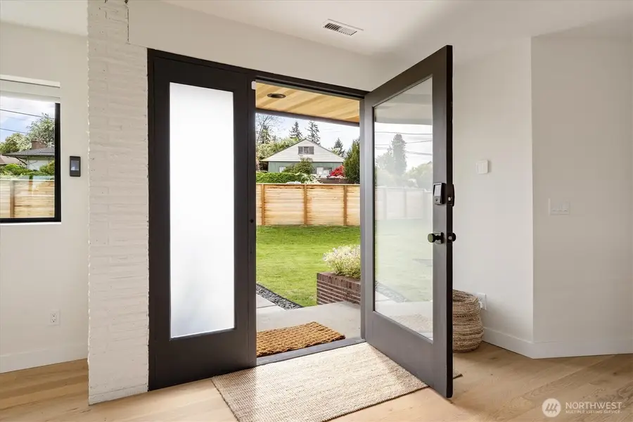 11062 Auburn Avenue S, Seattle, WA 98178 - #3