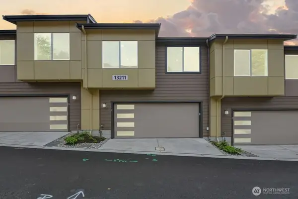 13211 NE 127th Way #C, Kirkland, WA 98034