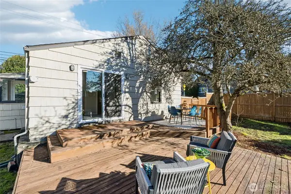 9059 3rd Avenue Nw, Seattle, WA 98117