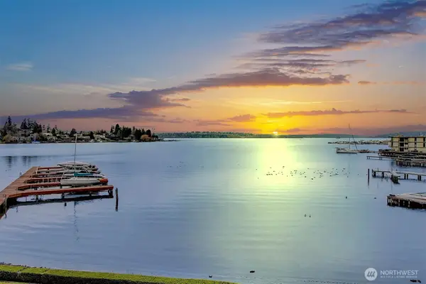 4437 Lake Washington Boulevard Ne #302, Kirkland, WA 98033