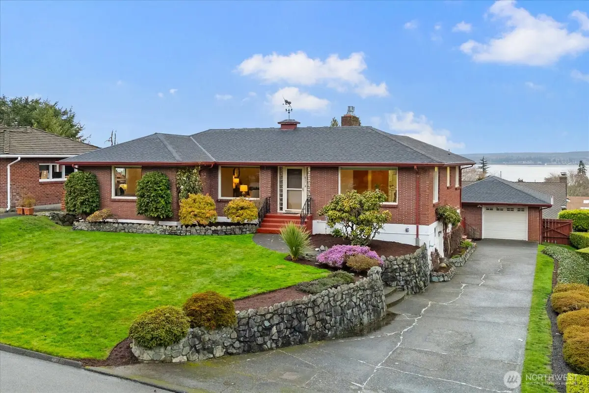 411 Crown Drive, Everett, WA 98203 - #1